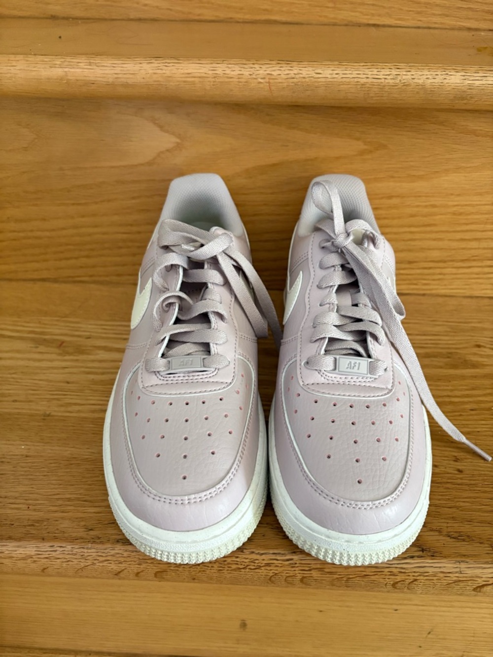 Nike Air Force Women's Classic Low-Top Sneakers in Light Lavender in Size 8